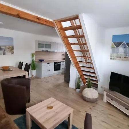 Ferienunterkunft Ruegen 3, 108, Insel Ruegen Appartement Alt Reddevitz